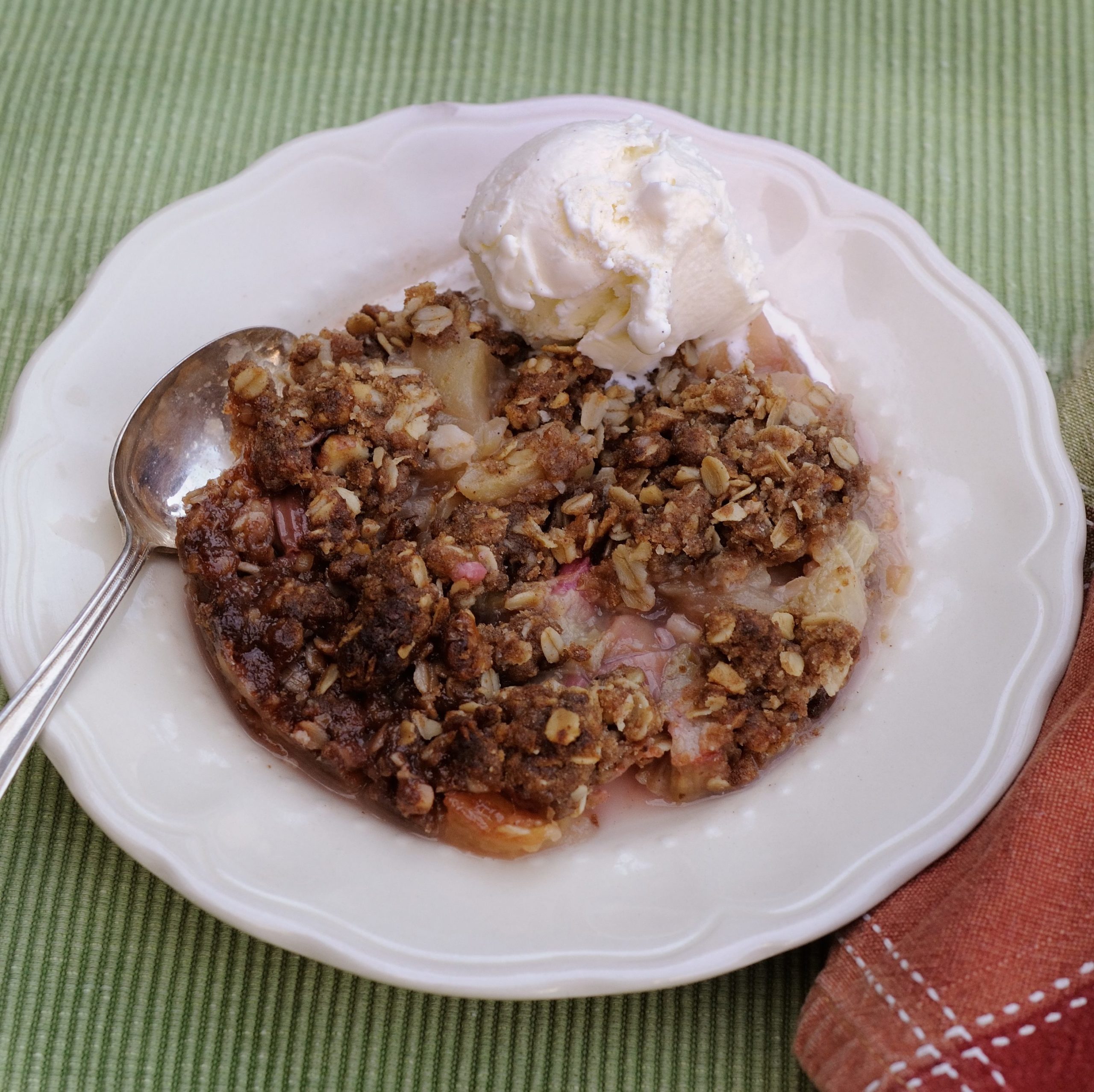 Rhubarb Apple Crisp – Oracibo