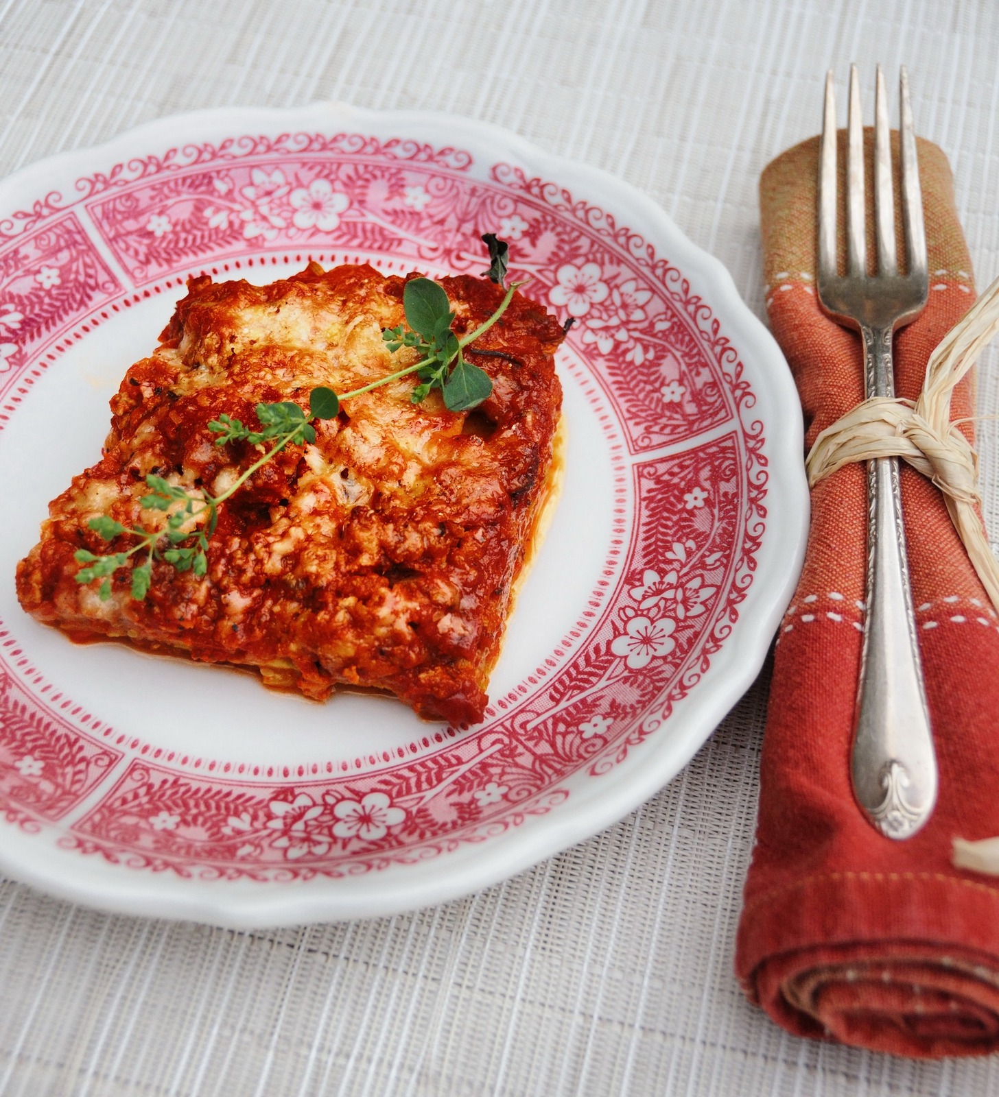 Zucchini "Lasagne", Red & Pink Patterned Plate